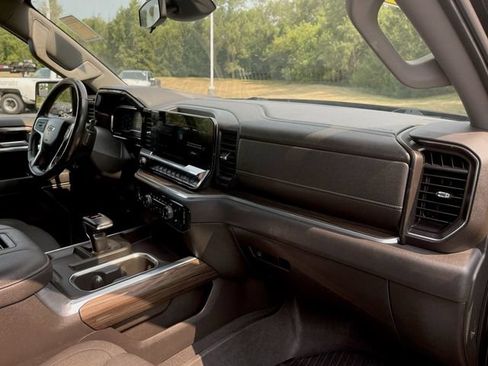 Used 2022 Chevrolet Silverado 1500 RST AWD/4WD image 28