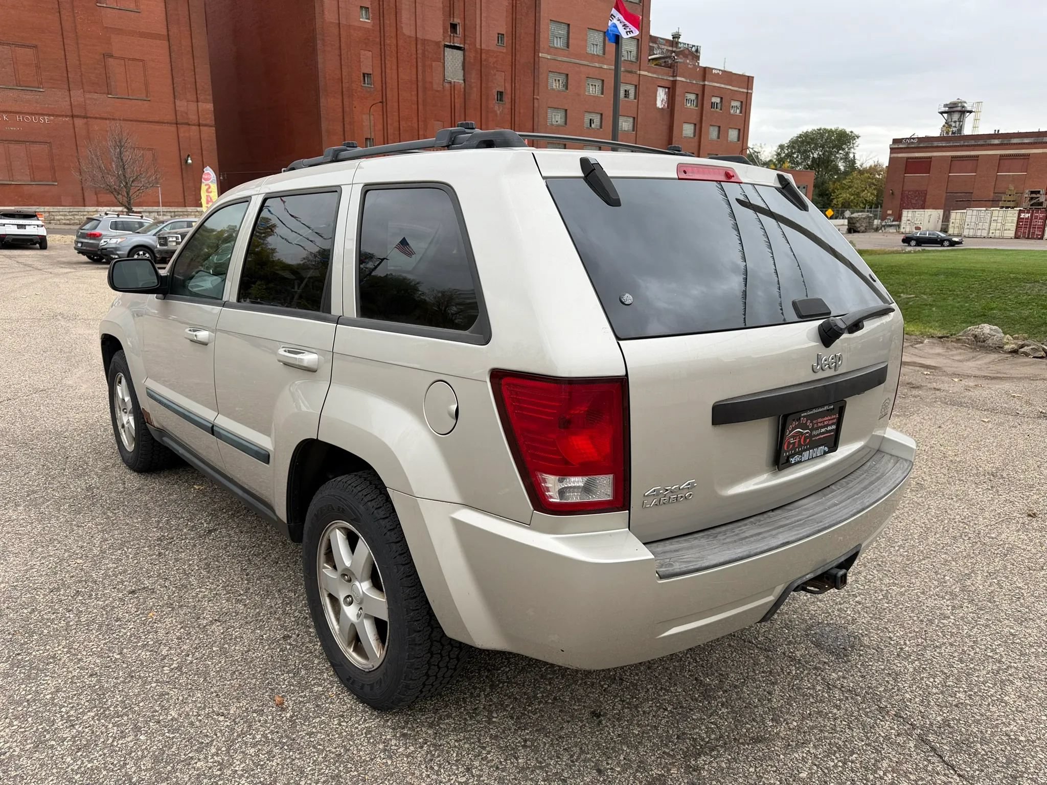 Used 2008 Jeep Grand Cherokee Laredo w/ Sun/Sound Group AWD/4WD image 4