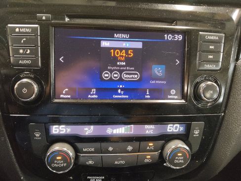 Used 2021 Nissan Rogue Sport SV w/ Technology Package FWD image 25