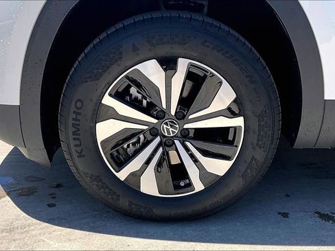 New 2026 Volkswagen Atlas Cross Sport SE AWD/4WD image 8