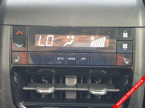 Used 2023 Jeep Grand Cherokee L Limited w/ Black Appearance Package AWD/4WD image 8