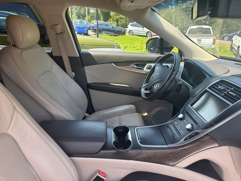 Used 2016 Lincoln MKX Reserve w/ Luxury Package image 22