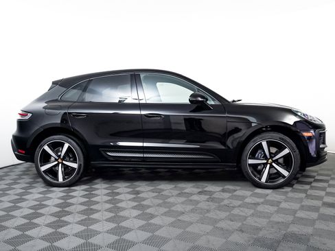 Certified 2025 Porsche Macan image 11