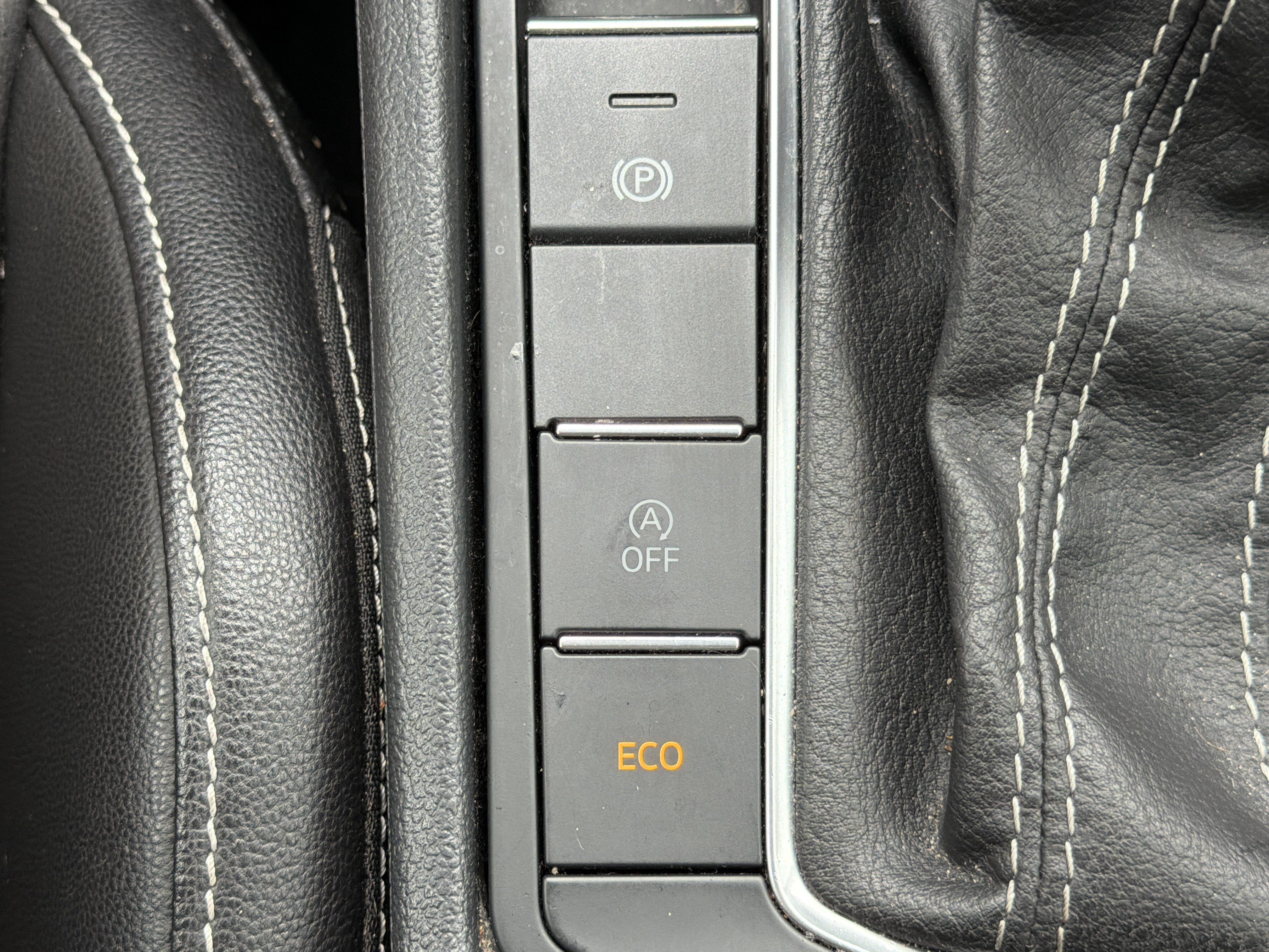 Used 2023 Volkswagen Jetta SE FWD image 9