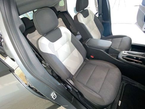 Used 2024 Chevrolet Trax LS w/ LS Convenience Package FWD image 15