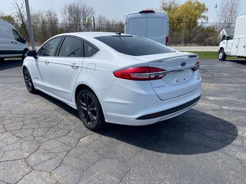 Used 2018 Ford Fusion SE w/ Equipment Group 601A FWD image 7