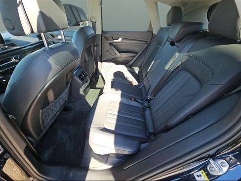 Used 2020 Audi Q5 e Premium Plus w/ Premium Plus Package image 8