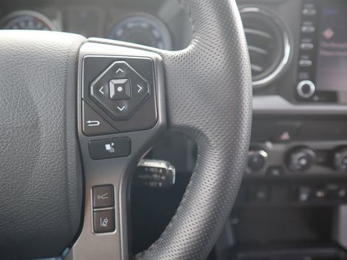 Used 2020 Toyota Tacoma TRD Sport image 18