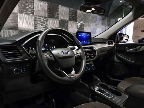 Used 2020 Ford Escape SE AWD/4WD image 3
