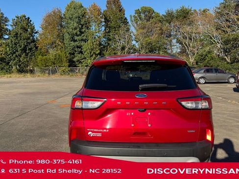 Used 2022 Ford Escape Titanium w/ Titanium Premium Package image 8