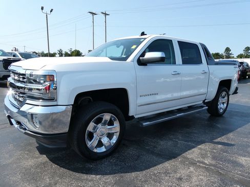 Used 2018 Chevrolet Silverado 1500 LTZ w/ High Desert Package AWD/4WD image 9