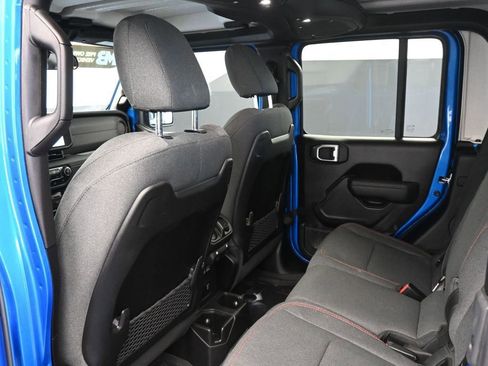 Used 2025 Jeep Gladiator Rubicon image 18