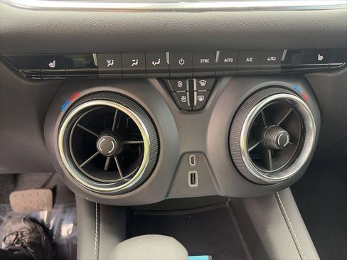 Used 2025 Chevrolet Blazer LT image 19