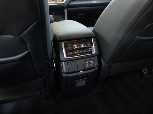 Used 2023 Subaru Ascent Limited w/ Technology Package AWD/4WD image 17