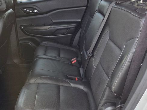 Used 2017 GMC Acadia SLT image 11