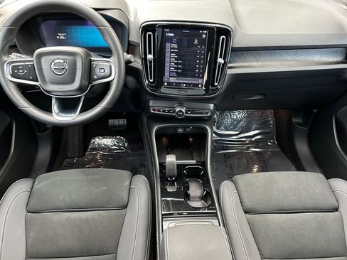 Certified 2023 Volvo XC40 Recharge Ultimate w/ Protection Package Premier image 15