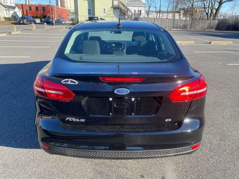 Used 2018 Ford Focus SE image 6