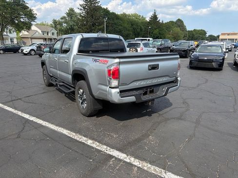 Used 2022 Toyota Tacoma TRD Off-Road w/ Technology Package AWD/4WD image 8
