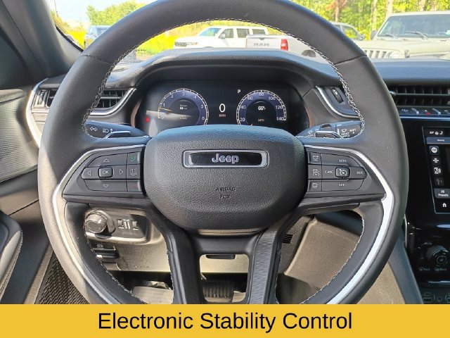 Used 2023 Jeep Grand Cherokee L Laredo AWD/4WD image 13