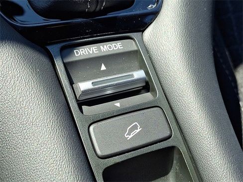 Used 2025 Honda HR-V LX image 22