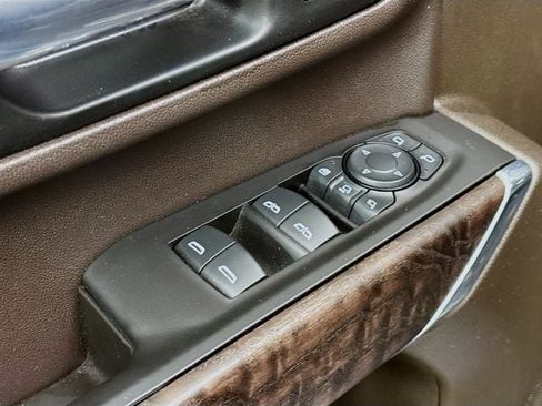 Used 2021 GMC Sierra 2500 Denali w/ Denali Ultimate Package image 21