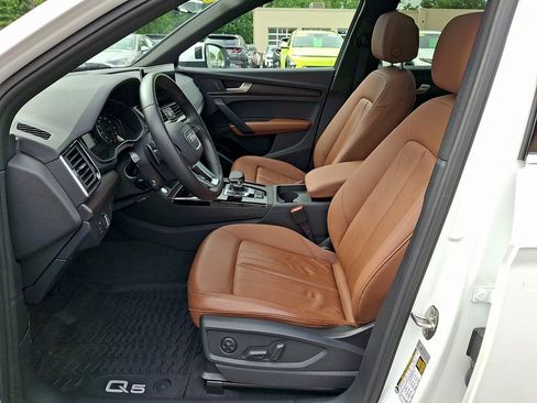 Used 2023 Audi Q5 2.0T Premium w/ Convenience Package AWD/4WD image 14