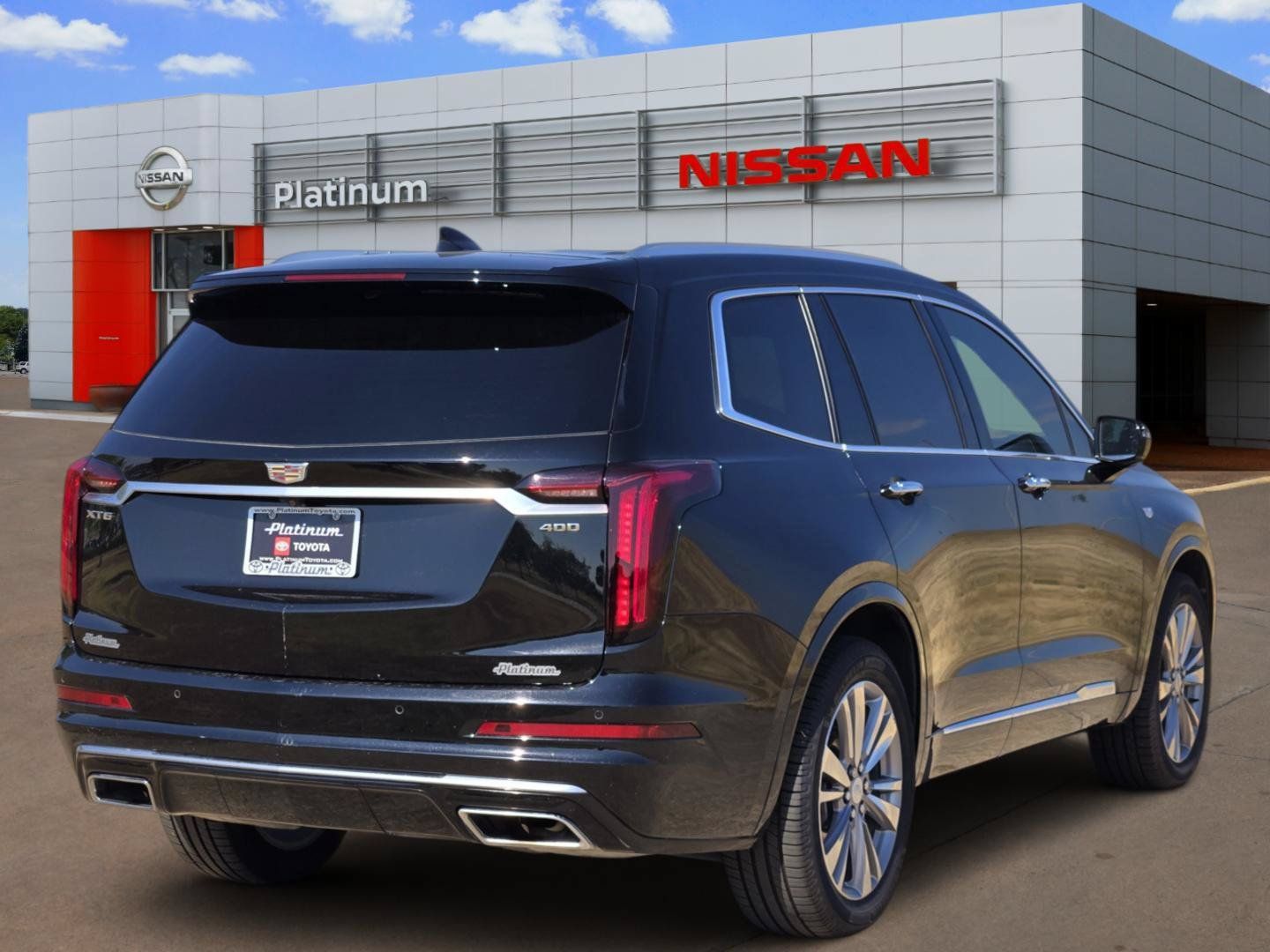 Used 2023 Cadillac XT6 Premium Luxury FWD image 5
