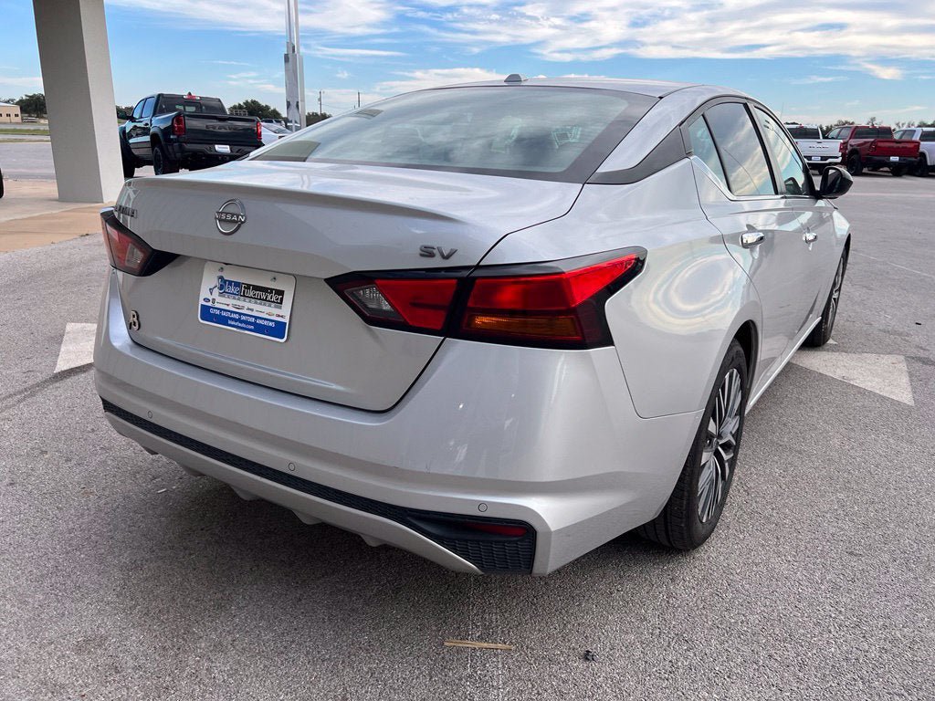 Used 2024 Nissan Altima 2.5 SV FWD image 7