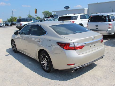 Used 2017 Lexus ES 350 FWD image 4