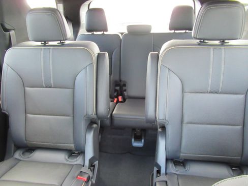 New 2026 Chevrolet Traverse High Country image 18