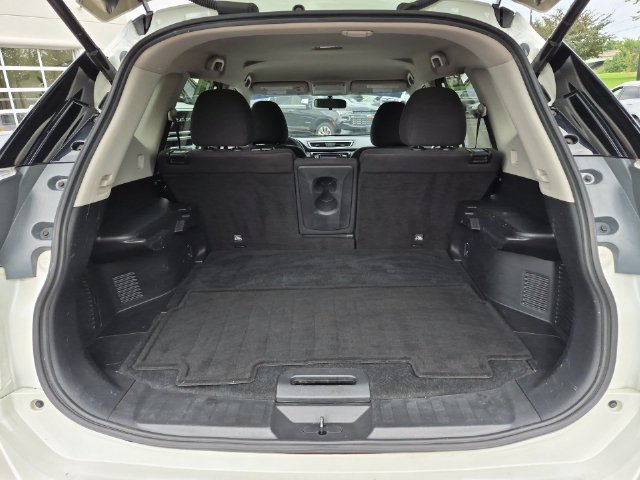 Used 2016 Nissan Rogue SV w/ SV Premium Package AWD/4WD image 28