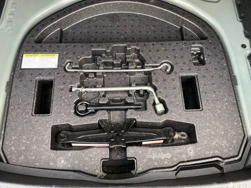 Used 2021 Toyota Corolla LE image 26