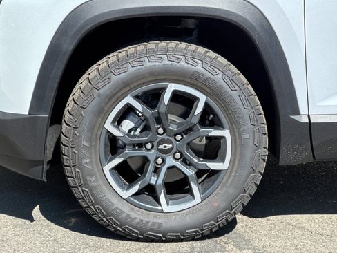 New 2026 Chevrolet Equinox ACTIV w/ LPO, Floor Liner Package image 31