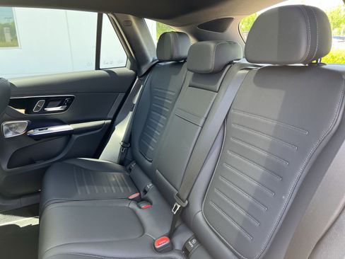 Certified 2025 Mercedes-Benz GLC 300 4MATIC image 32