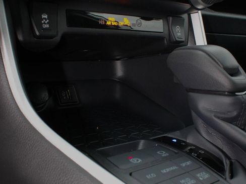 New 2025 Toyota RAV4 LE image 27