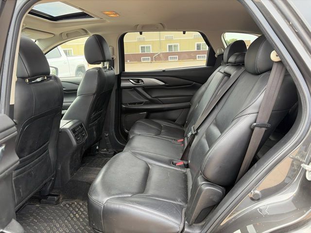 Used 2017 MAZDA CX-9 Touring AWD/4WD image 18