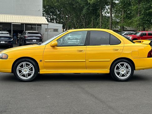 Used 2006 Nissan Sentra SE-R w/ (J01) Sunroof Pkg FWD image 7