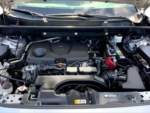 Used 2019 Toyota RAV4 LE FWD image 31