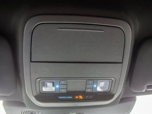 Used 2025 Ford Explorer ST-Line w/ ST-Line Street Pack image 23