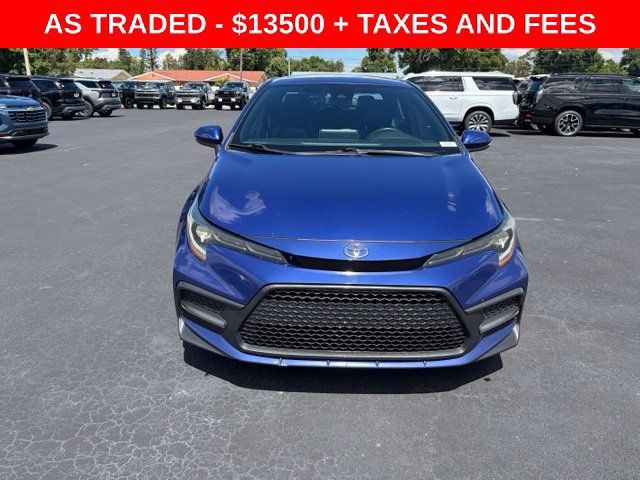 Used 2020 Toyota Corolla SE w/ SE Premium Package FWD image 2