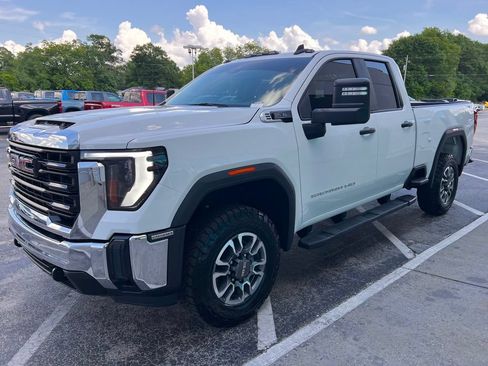 Used 2024 GMC Sierra 2500 Pro AWD/4WD image 21