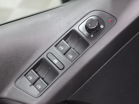 Used 2014 Volkswagen Tiguan SE FWD image 6