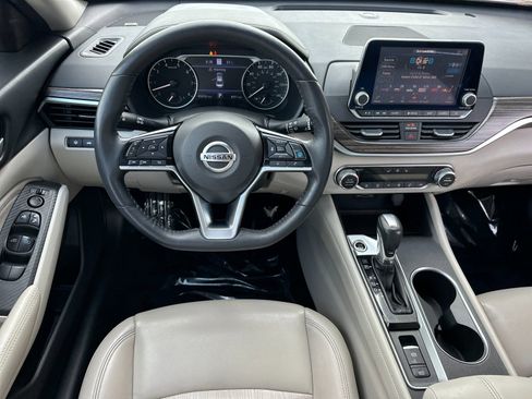 Used 2019 Nissan Altima 2.5 SL FWD image 13
