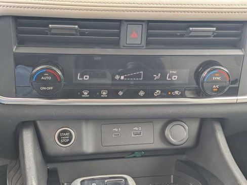 Used 2023 Nissan Rogue SV FWD image 20