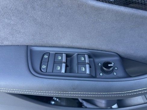 Used 2023 Audi SQ8 Prestige image 9