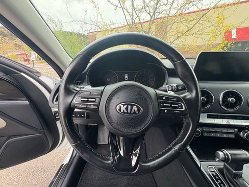Certified 2018 Kia Stinger Premium image 2