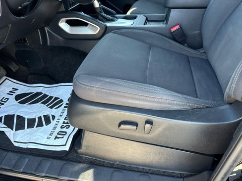 Used 2022 Nissan Frontier SV image 26