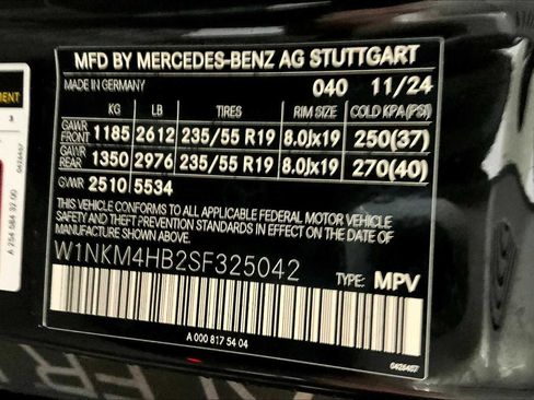 Used 2025 Mercedes-Benz GLC 300 4MATIC image 13