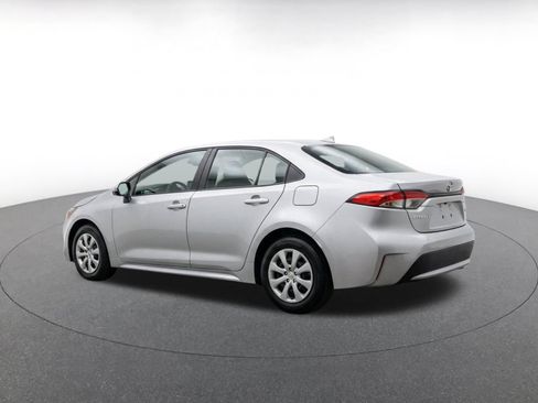 Used 2025 Toyota Corolla LE FWD image 6