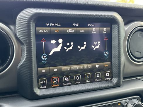 Used 2021 Jeep Gladiator Sport image 15